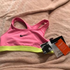 sports bra